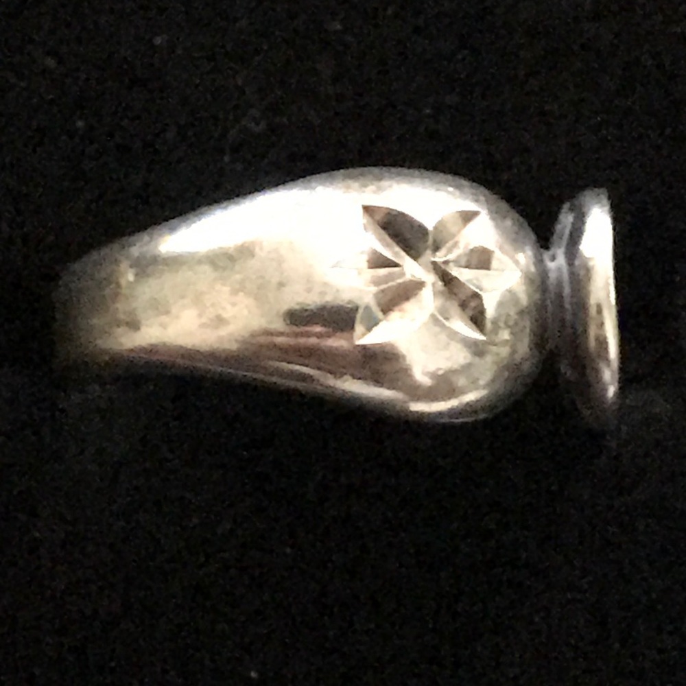 Vintage 925 Solid Sterling Silver Wavy Ring Sz 7.5 - image 2